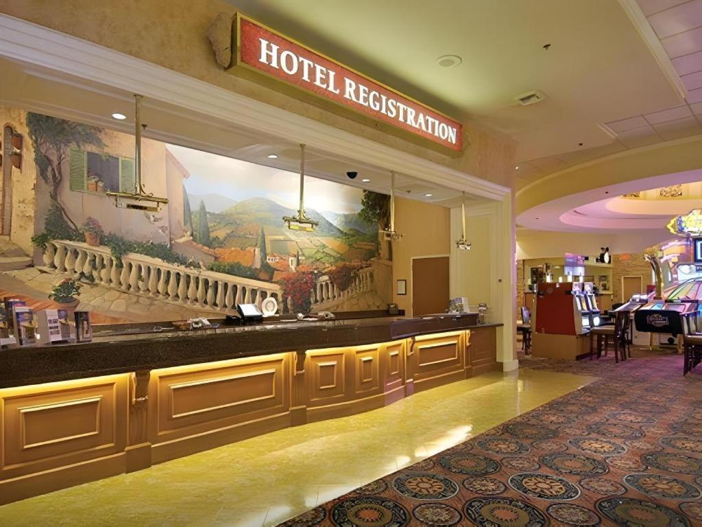 Suncoast Hotel And Casino Las Vegas Extérieur photo